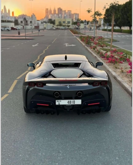 فيراري إس إف 90 ايجار فى دبي - undefined